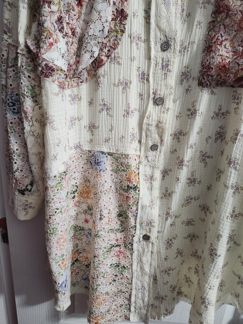 POL Floral Patchwork Double Peace Sign NEW Size M Boutique Blouse Cream w/lace - Picture 15 of 16